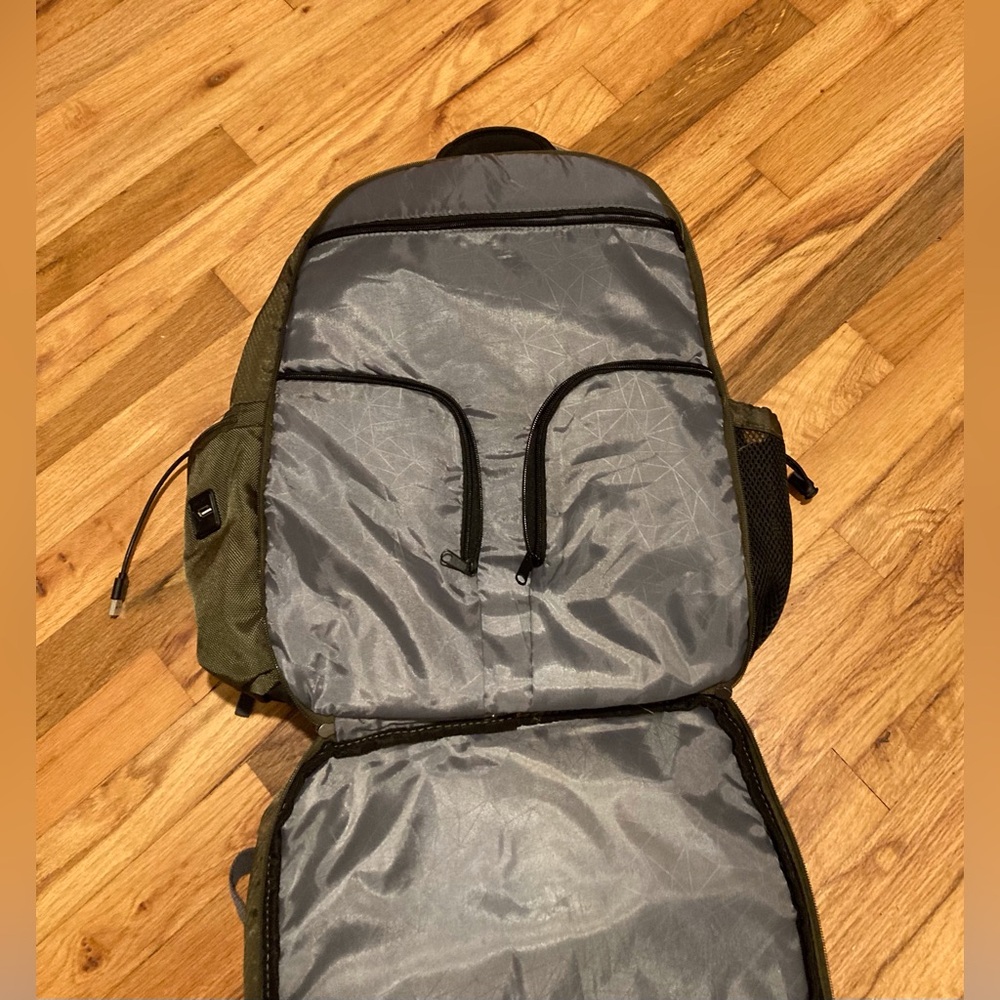 Travelers Choice Backpack.  EUC - Picture 16 of 16